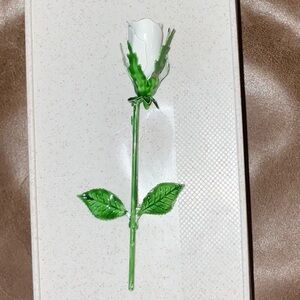 Weiss White Rose and Green Brooch Pin